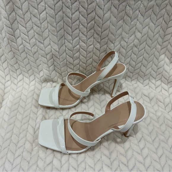 White patient heels - Picture 3 of 7